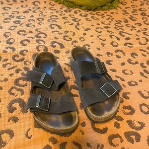 Black Birkenstock’s